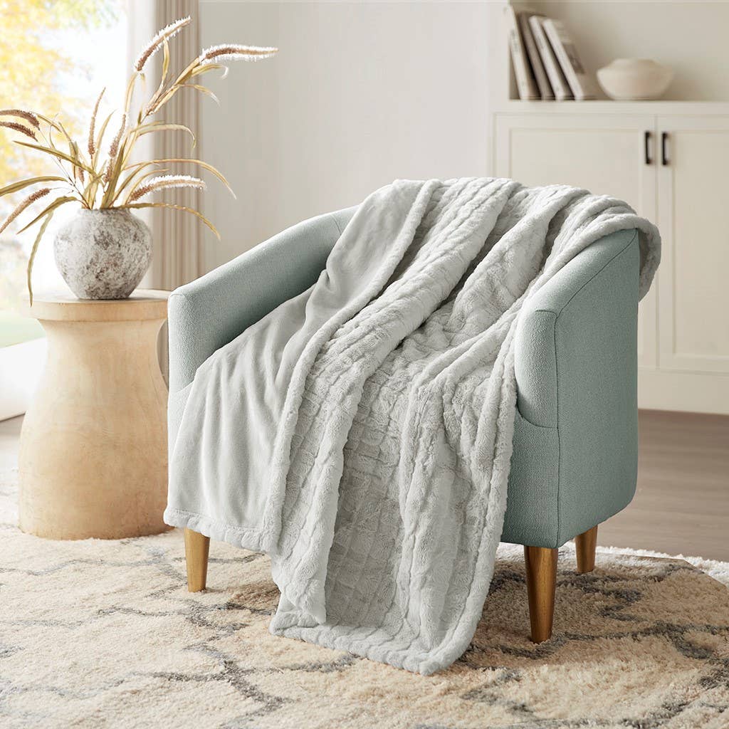 Oversized Textured Faux Fur Heated Throw Blanket: Ivory