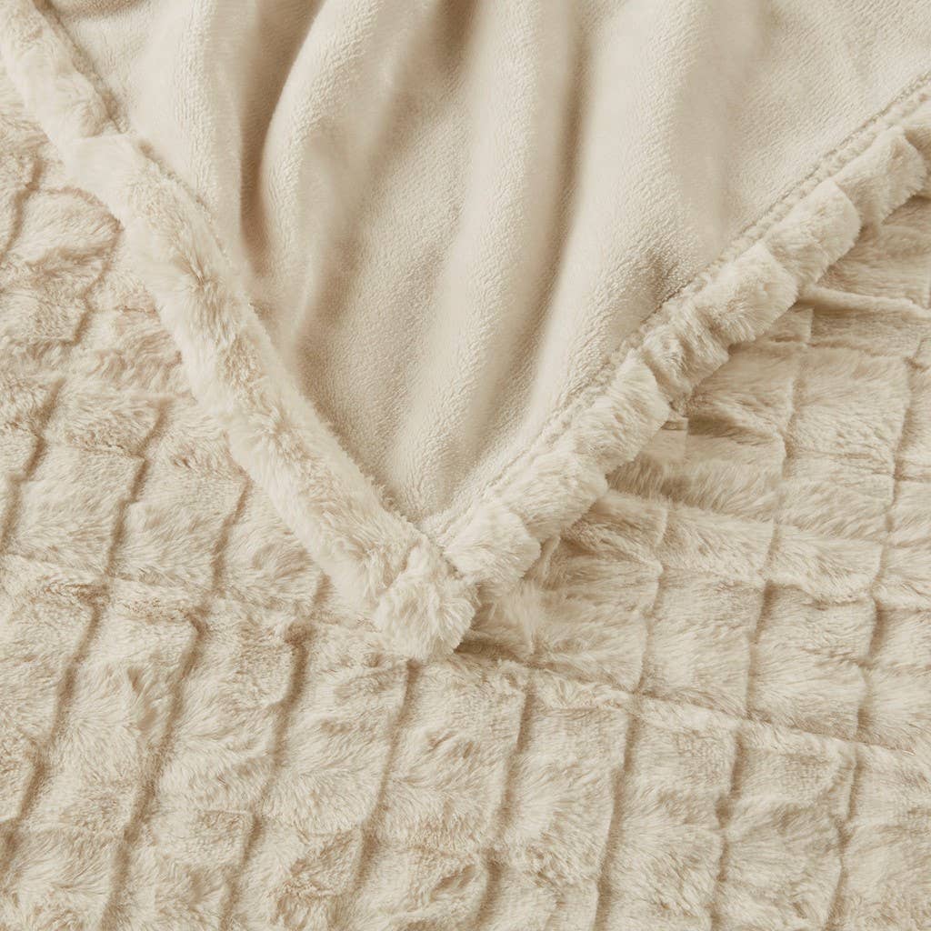Oversized Textured Faux Fur Heated Throw Blanket: Ivory