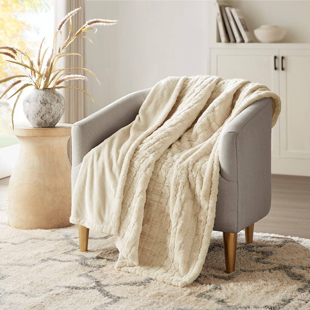 Oversized Textured Faux Fur Heated Throw Blanket: Ivory